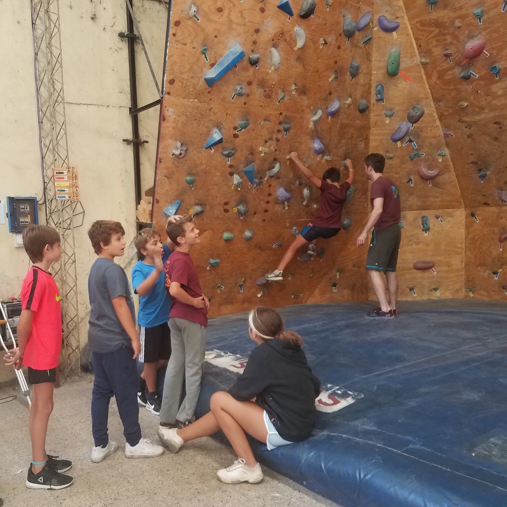 Escuela de escalada para infancias 